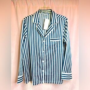 Serendelicacy Blue and White Long Sleeve Button Down Pajama Top Size M N…